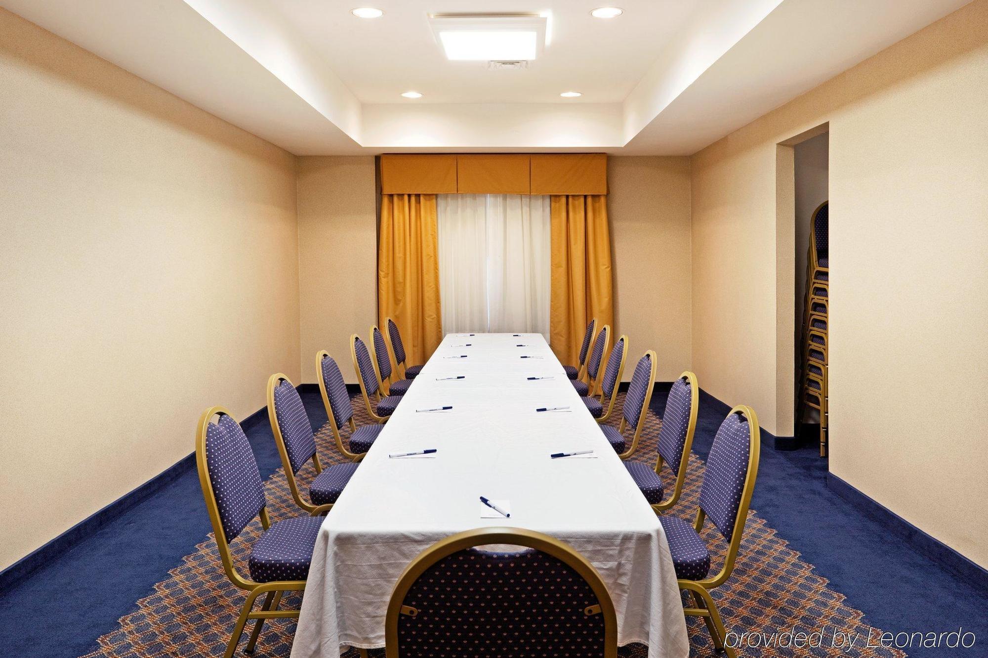 Holiday Inn Express Hotel & Suites Cherokee-Casino By Ihg Екстер'єр фото