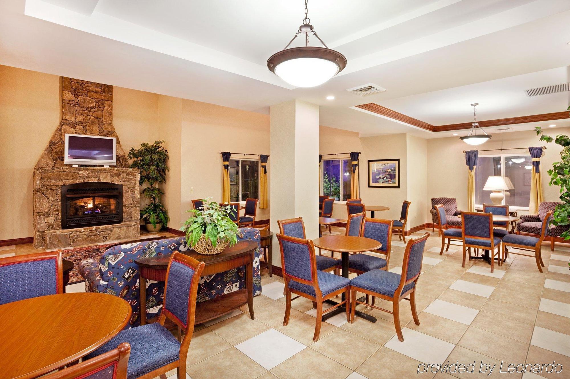 Holiday Inn Express Hotel & Suites Cherokee-Casino By Ihg Екстер'єр фото